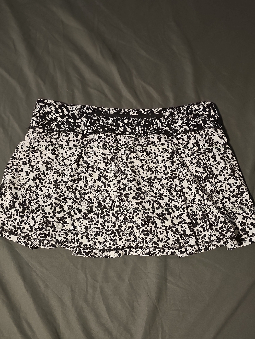 Lululemon Tennis Skirt Size 8 - Picture 4 of 5